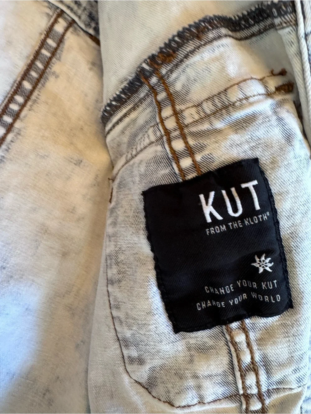 KUT from the Kloth Kara jacket acid wash stretch-cotton denim Size L